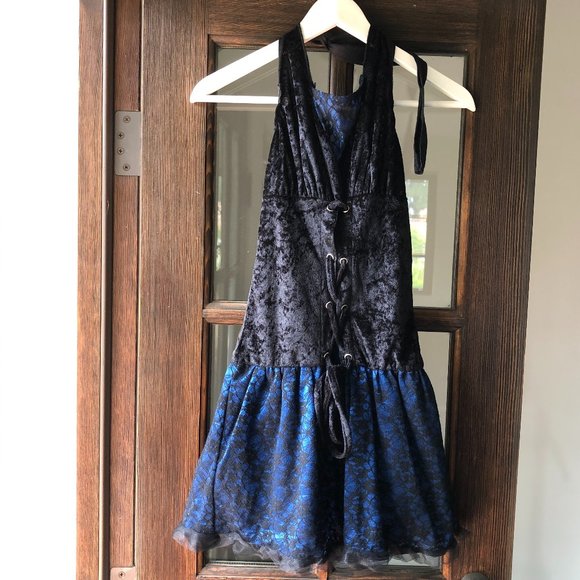 Midnight Vamp Costume Dress - Picture 4 of 15